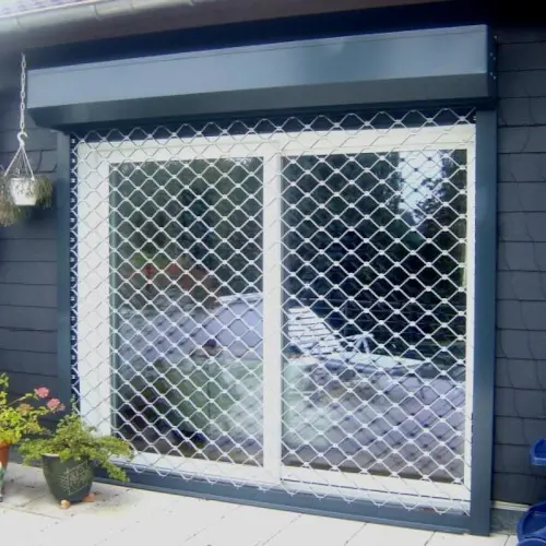 Rollgitter für das Fenster
